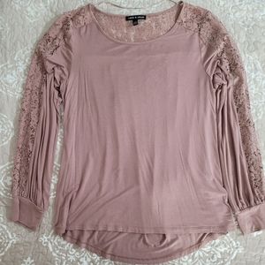 Lace arms mauve blouse